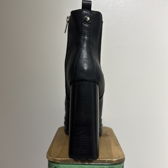 JLO Black Heeled Boots with Chunky High Heel and Platform Sole - Picture 4 of 9